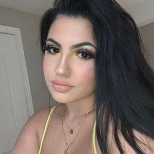 Meet your Posher, Daniela